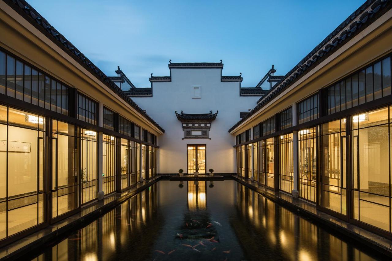Banyan Tree Hotel Huangshan-The Ancient Charm Of Huizhou, A Paradise Exterior photo